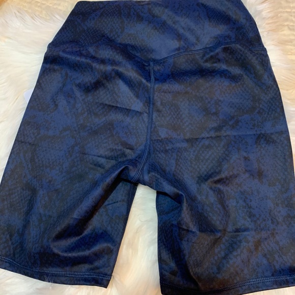 Yoga shorts #294 - Picture 5 of 8